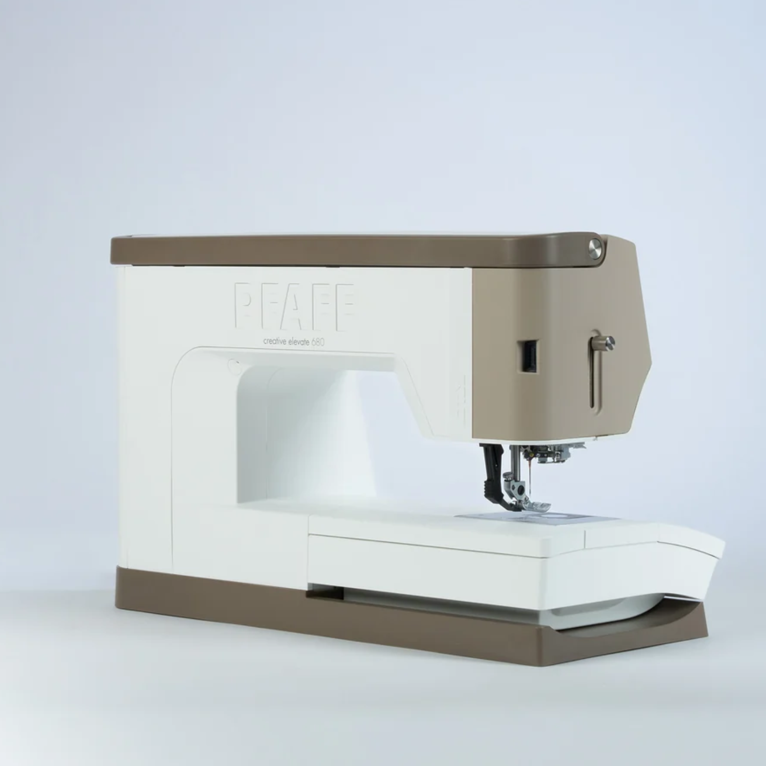 PFAFF Creative Elevate 680