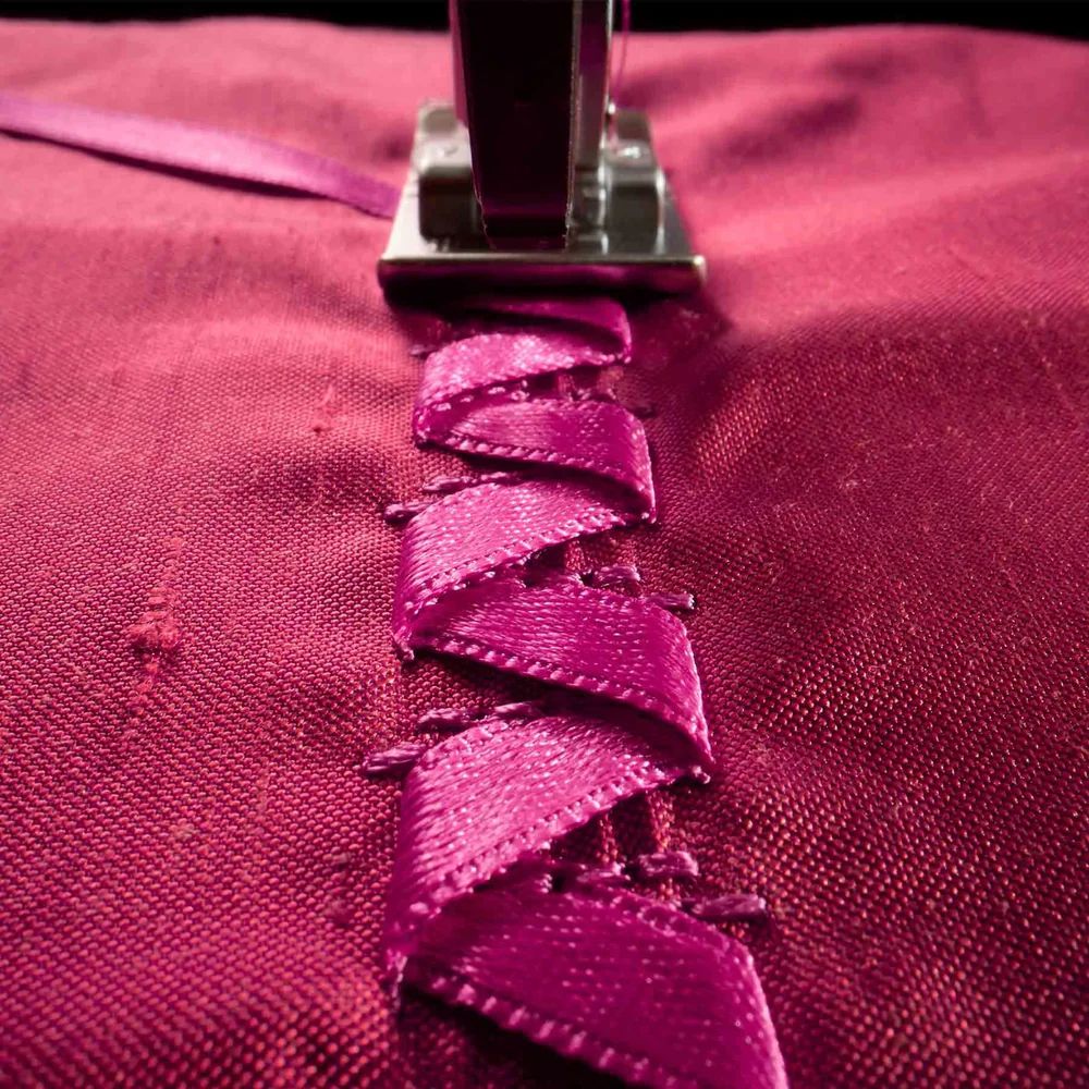 PFAFF Expression 715