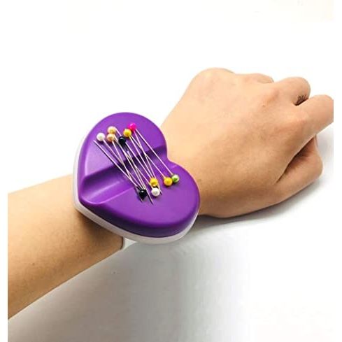 Alfiletero Magnético de Muñeca Corazón