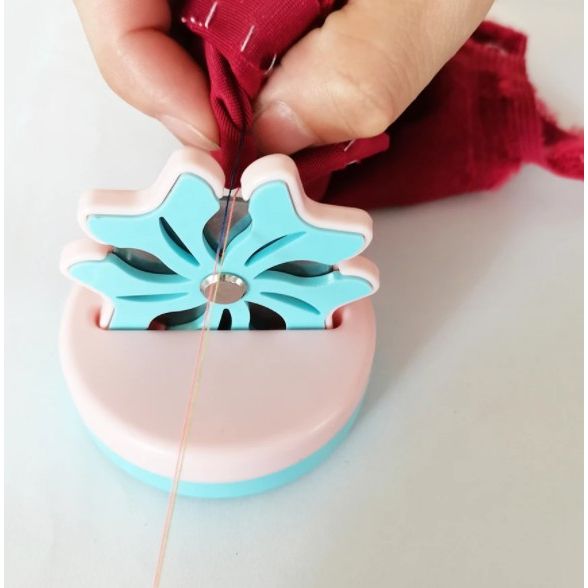 Cortahilos Floral de Sobremesa